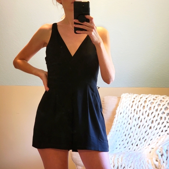 Black Express Romper- Size 4 - Picture 2 of 5